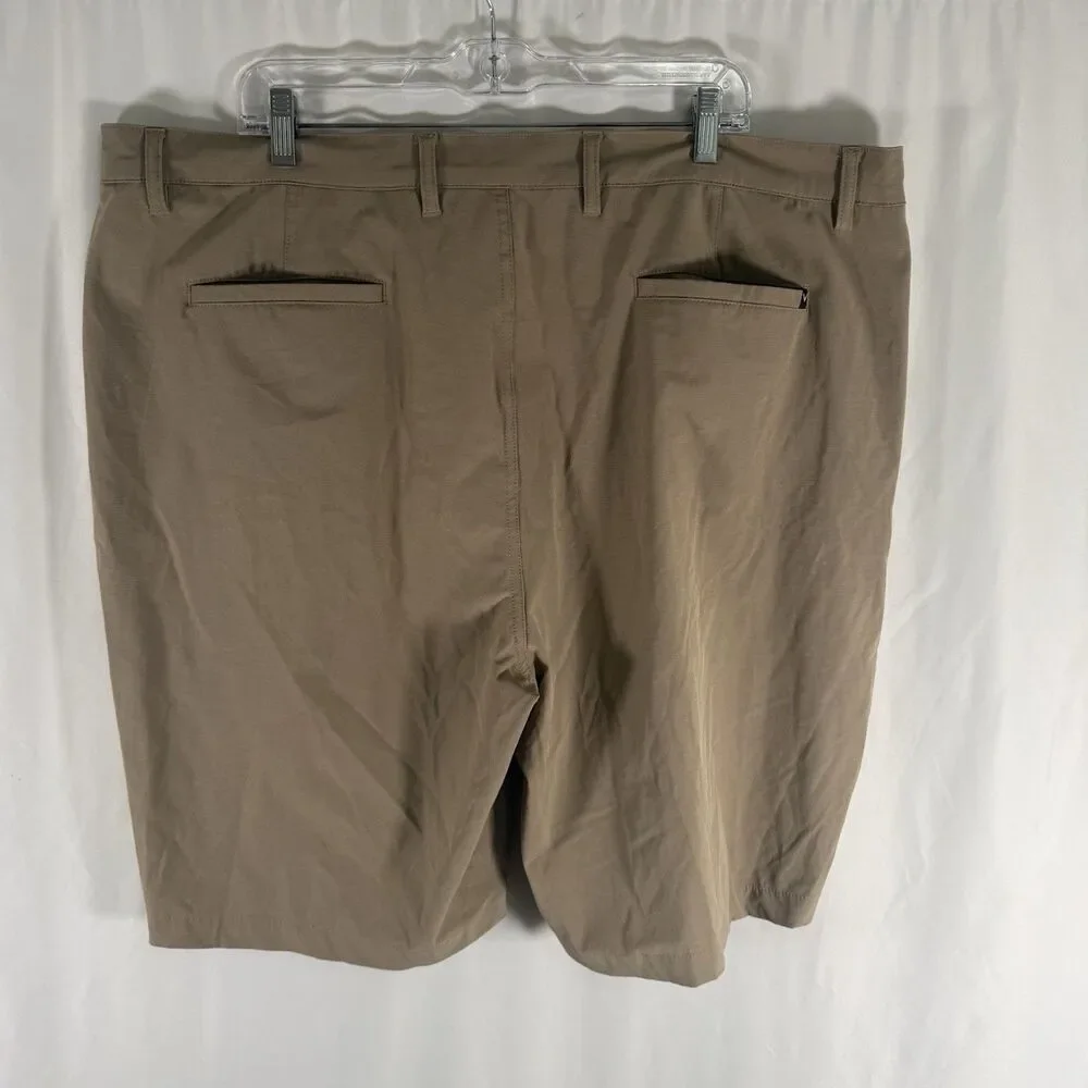 Callaway Golf Shorts Men's 44B Tan Brown Flat Front Lightweight Pockets Golfing